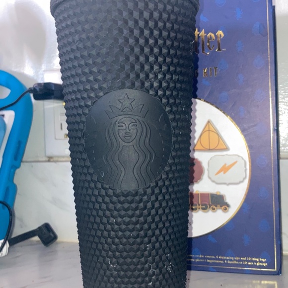 Starbucks cups - Picture 4 of 10